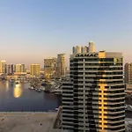 Waves - Canal-View Elegance 1Br Apt In Reva Residences
