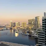 Waves - Canal-View Elegance 1Br Apt In Reva Residences