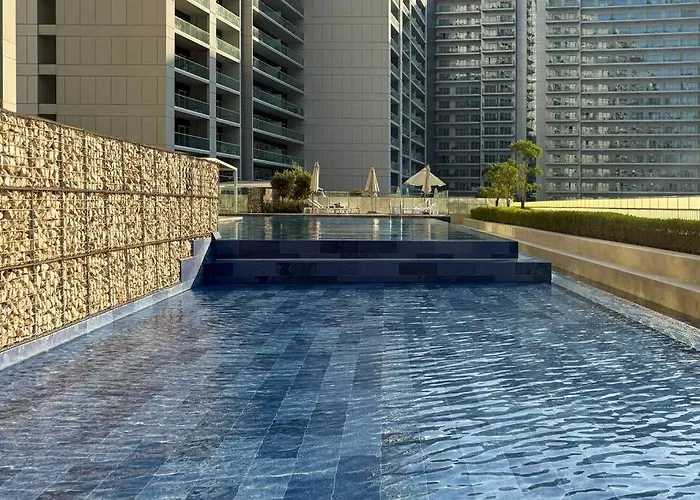 Waves - Canal-View Elegance 1Br Apt In Reva Residences