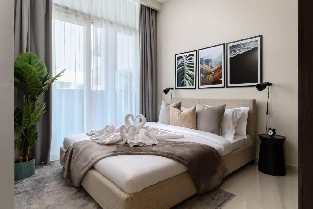 Waves - Canal-view Elegance 1br In Reva Residences Apartment *