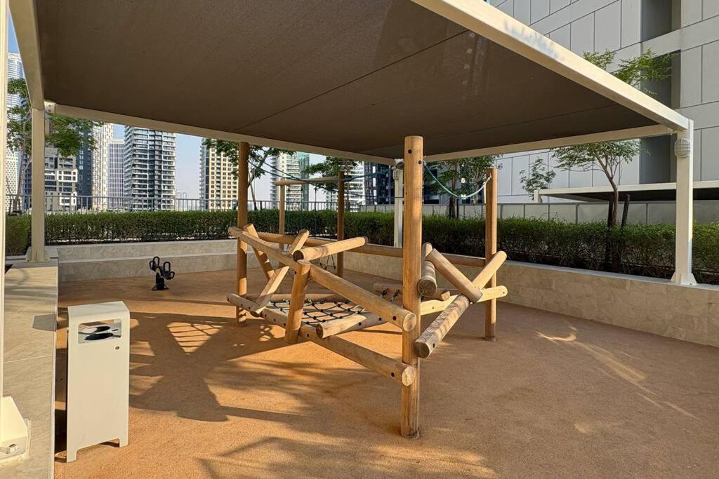 Waves - Canal-view Elegance 1br In Reva Residences Apartment *