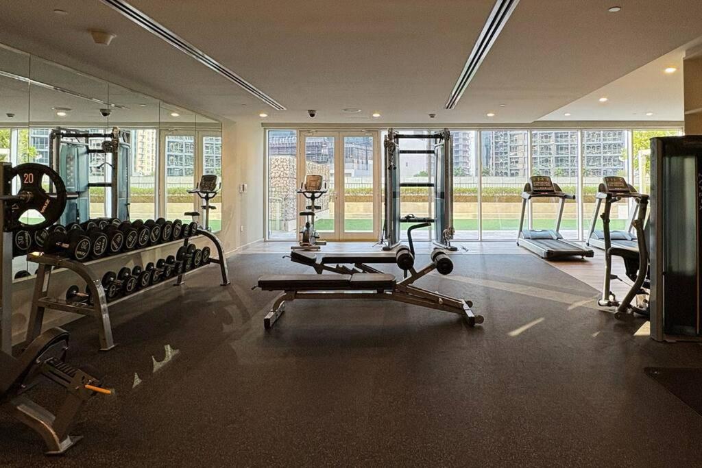 Waves - Canal-view Elegance 1br In Reva Residences