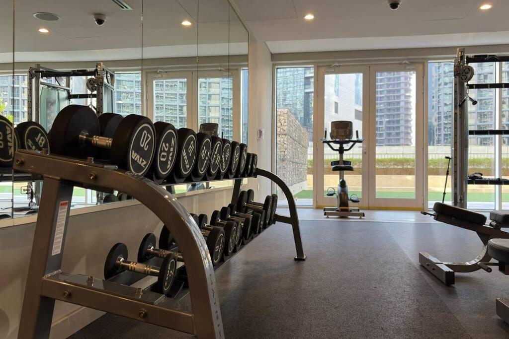 Waves - Canal-view Elegance 1br In Reva Residences * Dubai